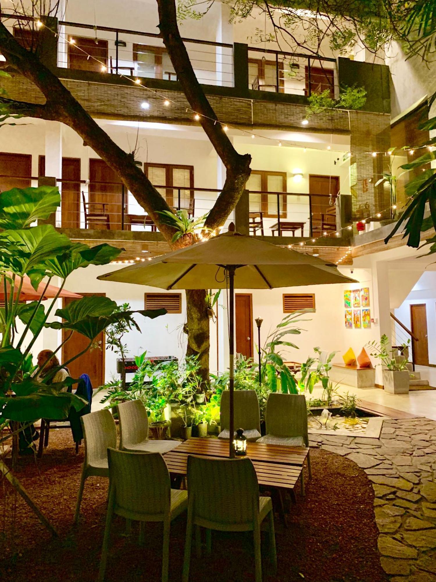 Sayura House Hotel Colombo Exterior photo